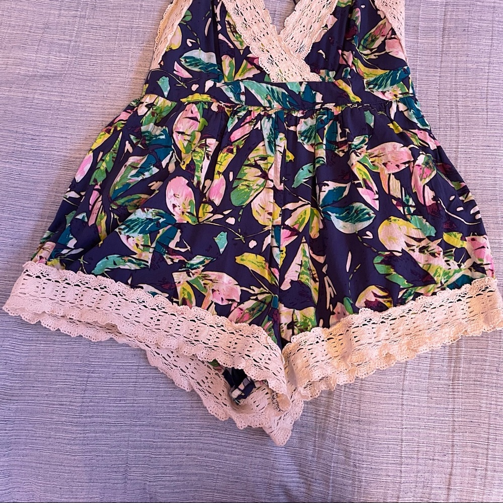 Romper - Picture 4 of 8